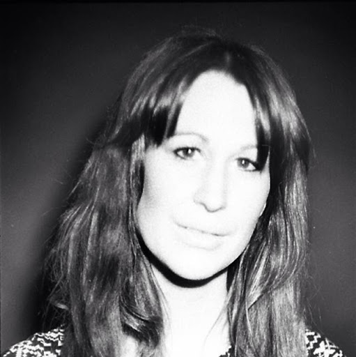 Laura Baxter Photo 32