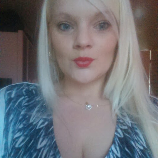 Vicky Jones Photo 10