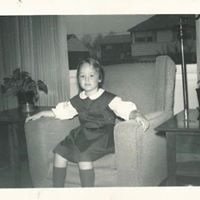 Sally Thomas Photo 7