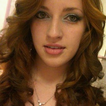 Nicole Simons Photo 18