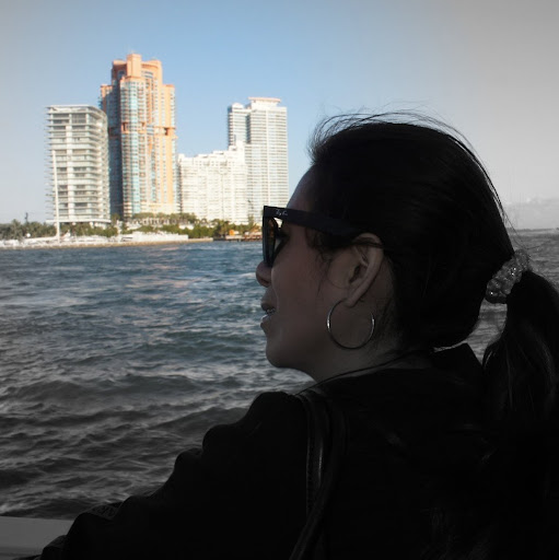 Gloria Zavala Photo 19