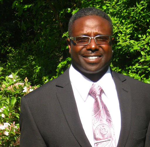 Reginald Bush Photo 9