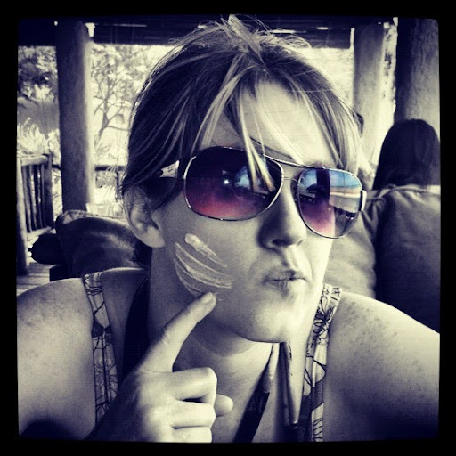 Samantha Hunter Photo 15