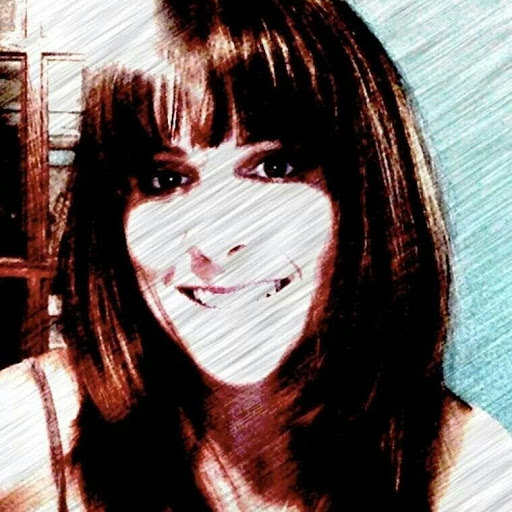 Michelle Roe Photo 45