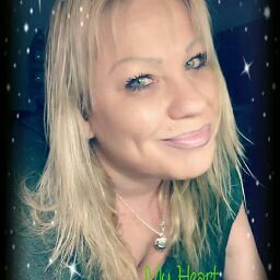 Angela Goodwin Photo 34