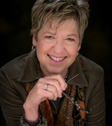 Julie Brown Photo 17