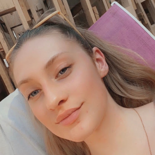 Holly Preston Photo 35