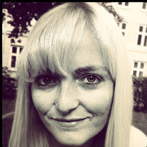 Polly Martin Photo 28