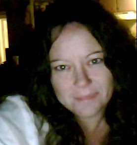 Sharon Tyler Photo 34