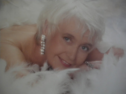 Sheila Bates Photo 34
