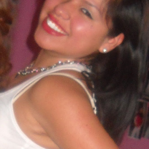 Karen Abril Photo 31