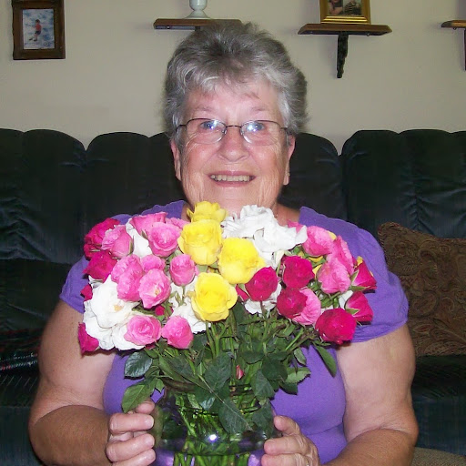 Karen Bloomer Photo 30