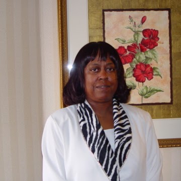 Sharon Spencer Photo 10