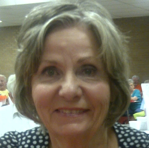Elaine Cox Photo 4