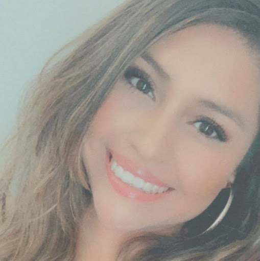 Sarah Muniz Photo 27