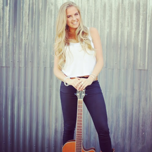 Annie Wall Photo 6