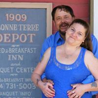 Jennifer Skaggs Photo 23