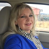 Shelly Thompson Photo 27