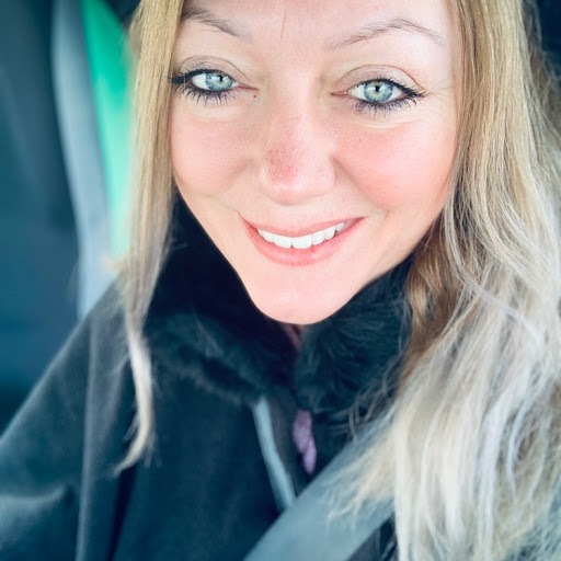 Jennifer Pratt Photo 40