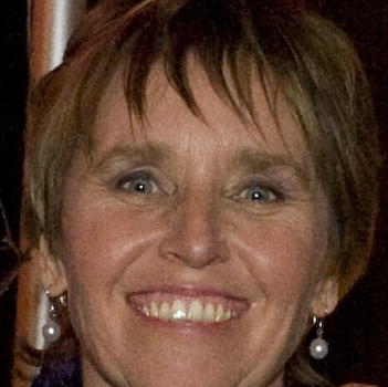 Kelly Devine Photo 10