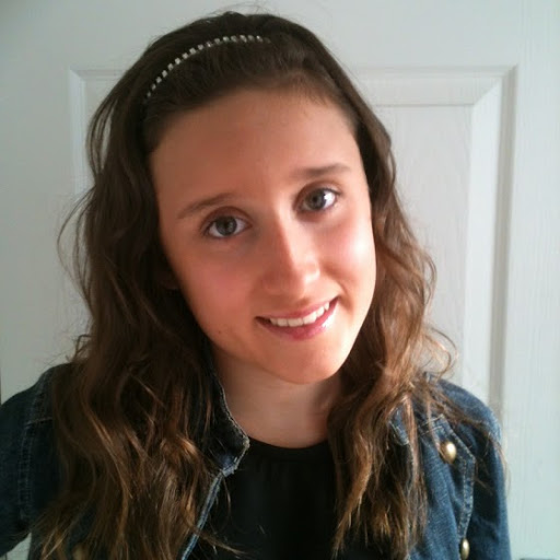Lucy Lucas Photo 17