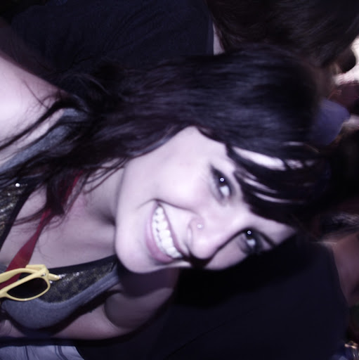 Ana Smith Photo 28