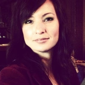 Kelly Johnston Photo 25