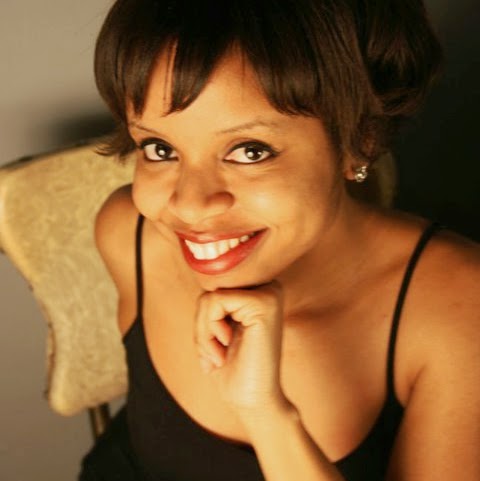 Angela Oliver Photo 25