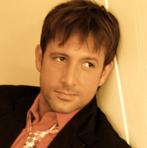Nicolas Tovar Photo 20
