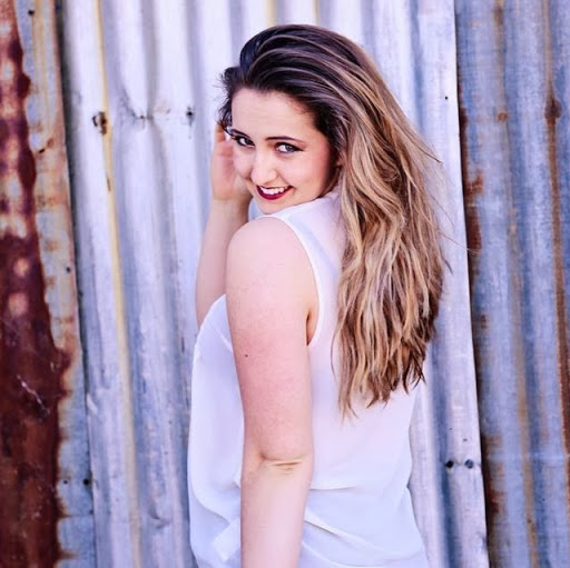 Sara Harding Photo 37