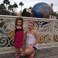 Jamie Carlson Photo 30