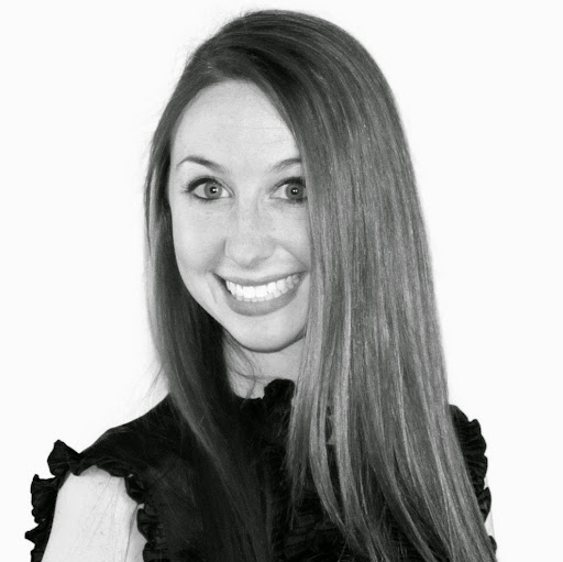 Danielle Arnold Photo 33