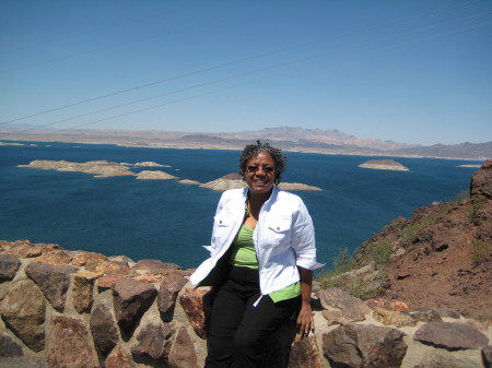 Elizabeth Williamson Photo 37