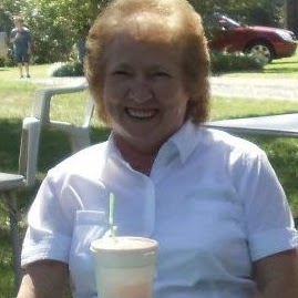 Betty Perry Photo 27