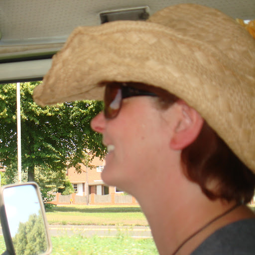 Sarah Crofts Photo 19