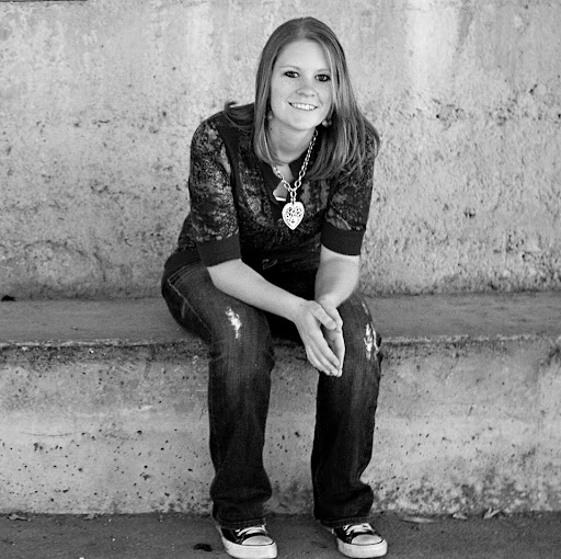 Lydia Miller Photo 31