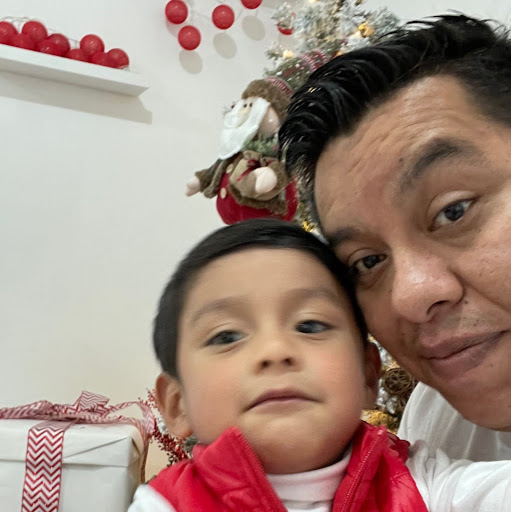 Mario Salinas Photo 29