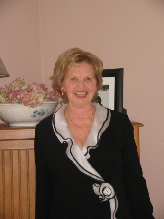 Barbara Barton Photo 18
