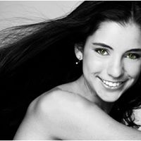 Julia Ayres Photo 13