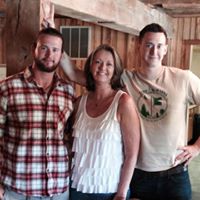 Lisa Groves Photo 25