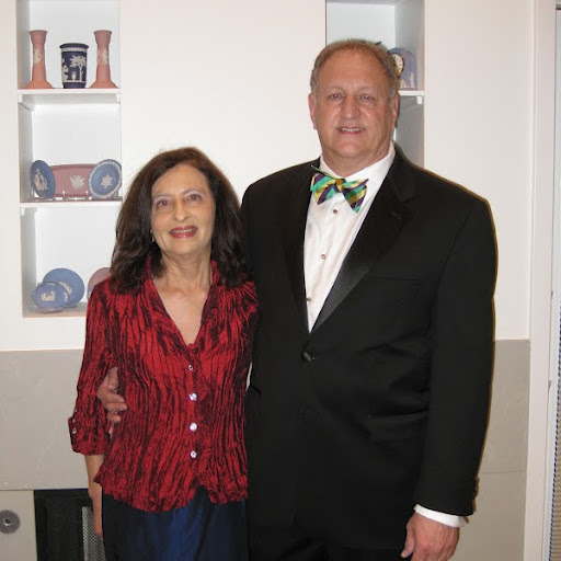 Faye Miller Photo 6