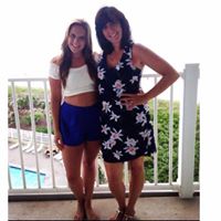 Lora Reynolds Photo 36