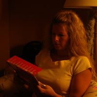 Laura Mcmillan Photo 39