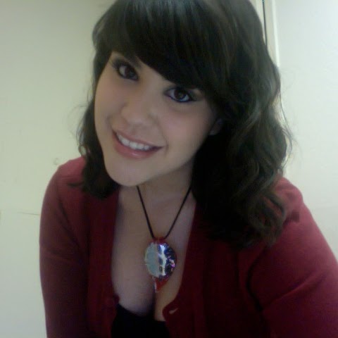 Elizabeth Lopez Photo 26