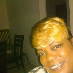 Angela Milton Photo 36