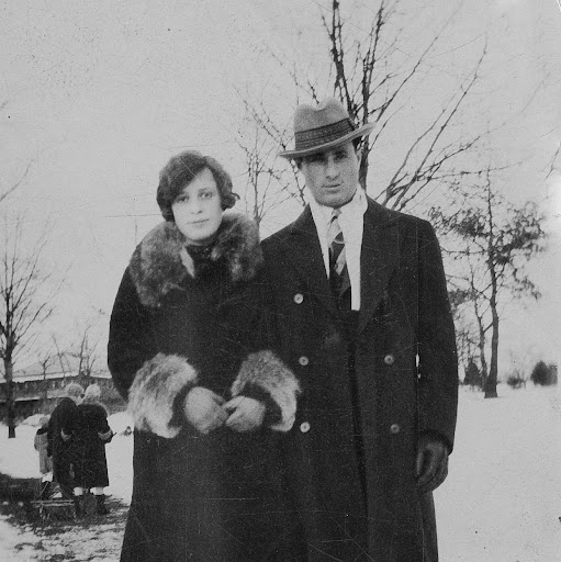 Ellen Schultz Photo 27