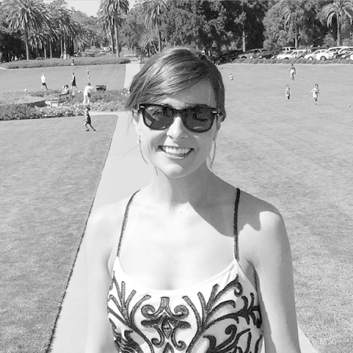 Monica Gray Photo 7