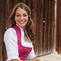 Laura Aldridge Photo 8