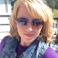 Heather Edmonds Photo 41