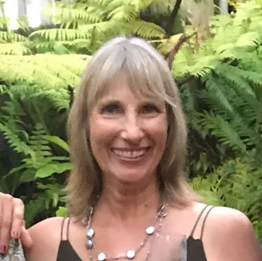 Julie Greene Photo 33